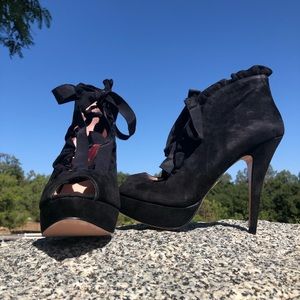 Betsey Johnson Luvey Lace-Up Booties Size 9.5